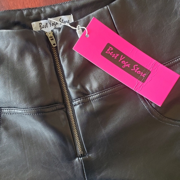 Faux Leather Pants in Size 2XL - Picture 4 of 8